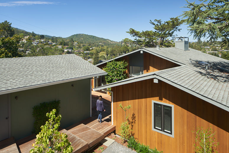 hillside-courtyard-house
